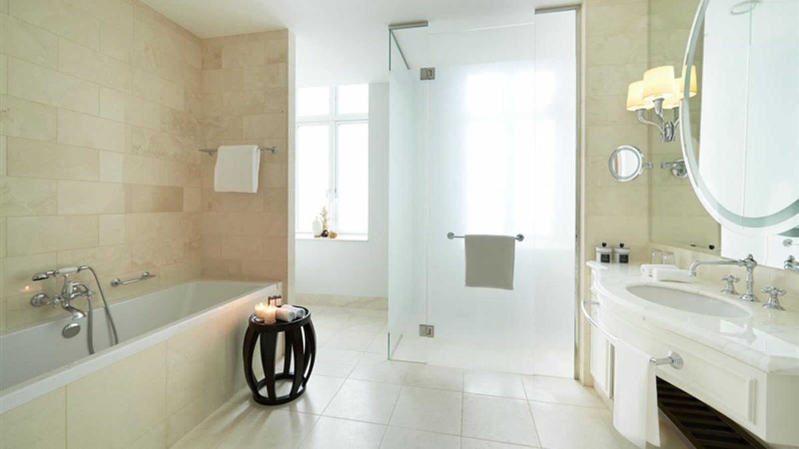 Bathroom_Themed_Suite.jpg (1)